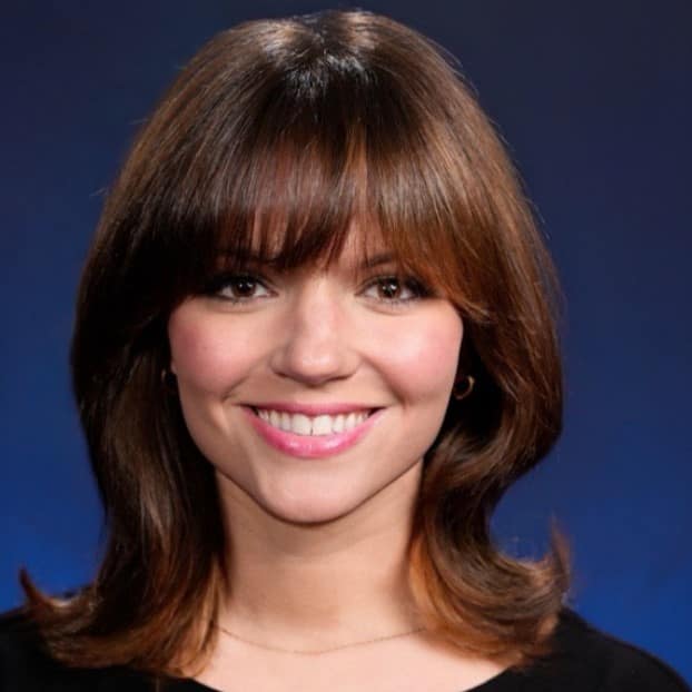 Headshot of Lizzie Hoffman