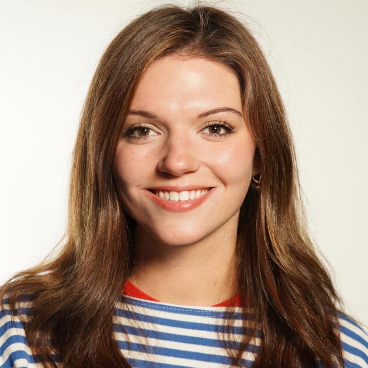 Lizzie Hoffman Headshot